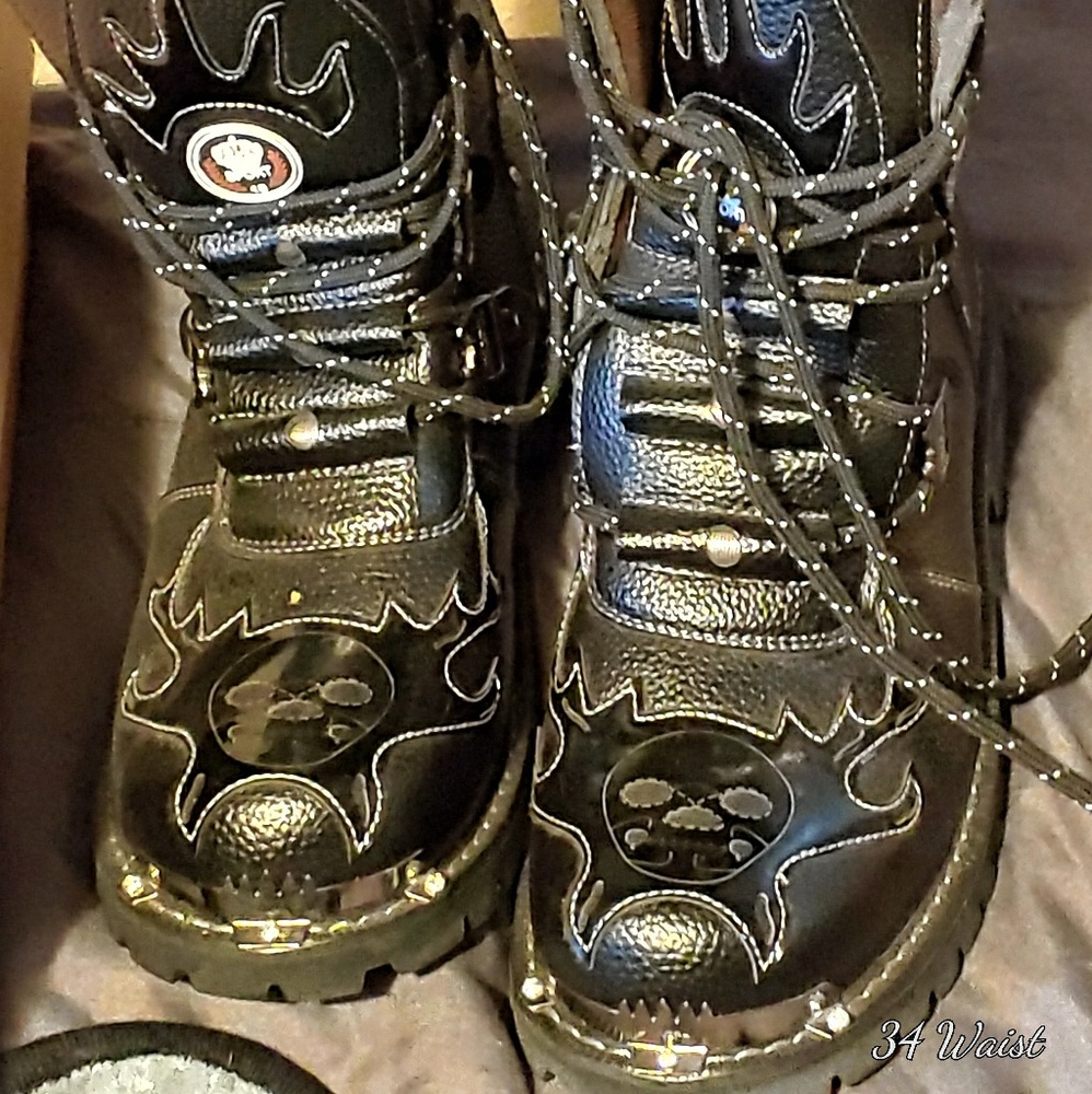Unique Boots Flames Skulls Bullet Accents